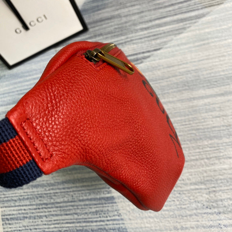 Handle and strap detail of premium polished women's handbag – women's premium purse