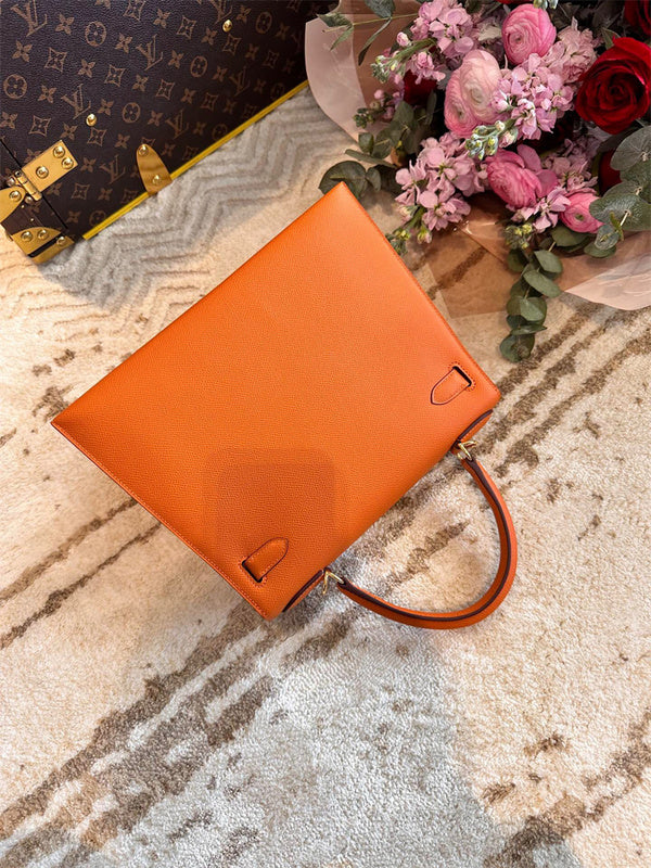 Sculpted handbag styled for everyday wear