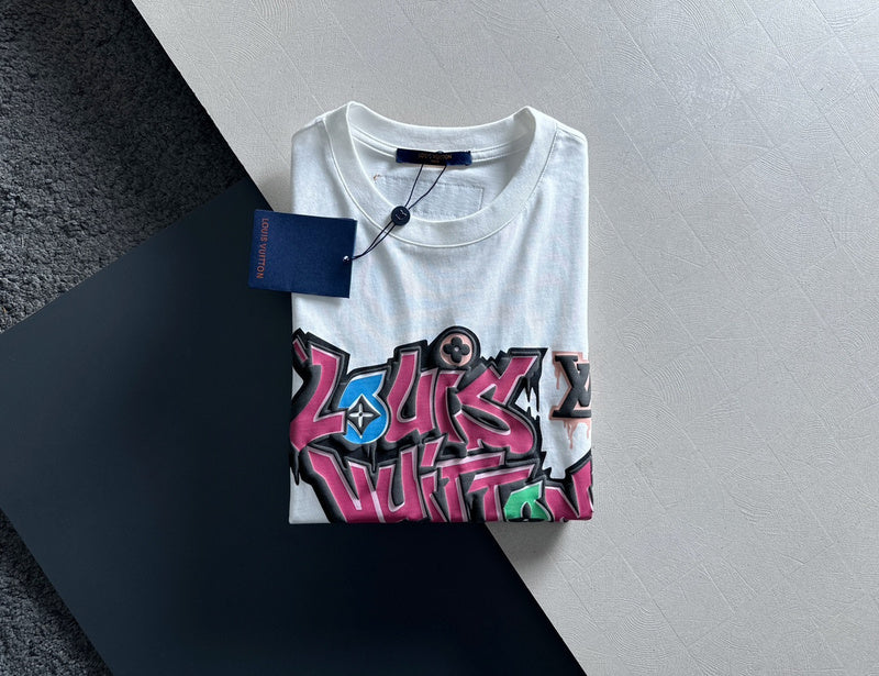 Side profile of Louis Vuitton cotton t-shirt with relaxed-fit cut