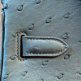  essential carryall bag detail view showing craftsmanship 8