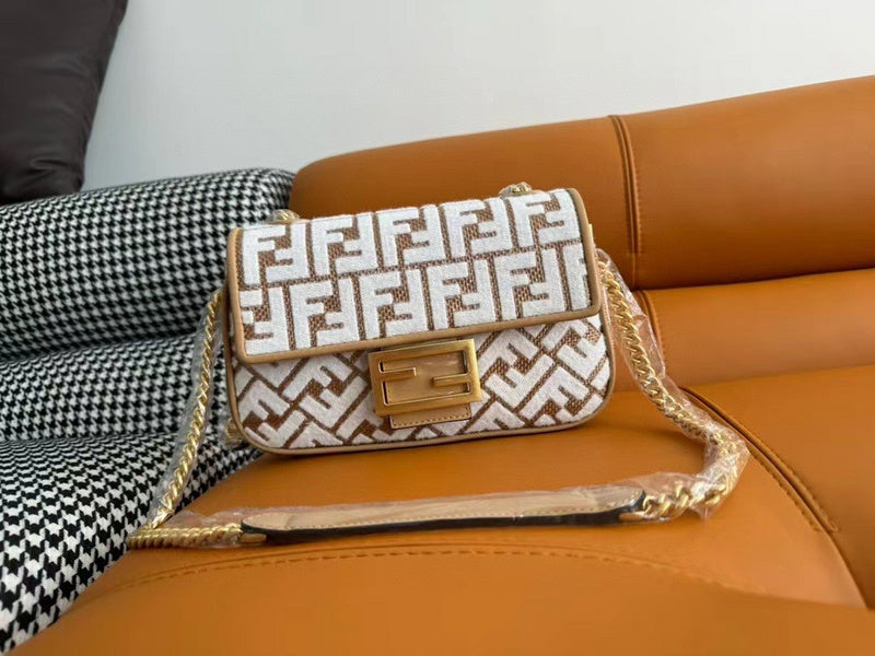 Ziva's Charm handbag – lifestyle view (24cm*14.5cm*7cm)