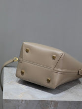Premium Leather Crossbody Bag - Elegant Women's Designer Handbag - NM3443