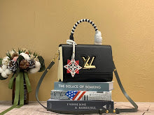 Luxury Structured Shoulder Bag - Women's Premium Designer Fashion - NM4344