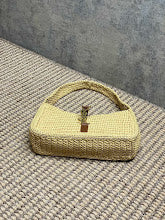 Chic Women's Designer Tote - Luxury Premium Handbag Style - NM3142