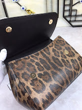 Luxury Signature Top Handle Bag - Elegant Women's Designer Handbag - NM7052