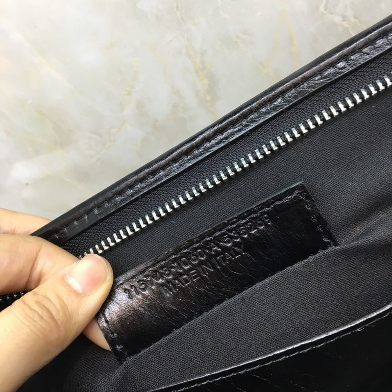 Bold Vegan Leather Handbag - Versatile Everyday Design | Women's Premium Handbag #171 - close-up detail shot (image 3) of designer-inspired handbag