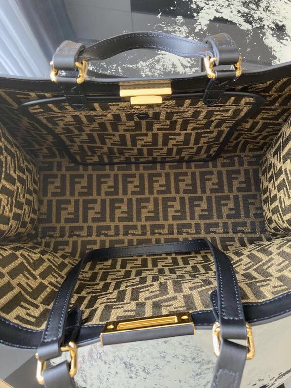 Ziva's Charm handbag – interior view (41cm*16cm*30cm)