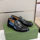 Gucci Fashion sneakers in soft grey padded collar comfort front view
