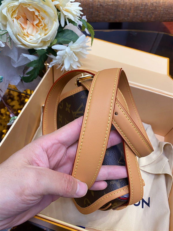  everyday satchel styled with outfit