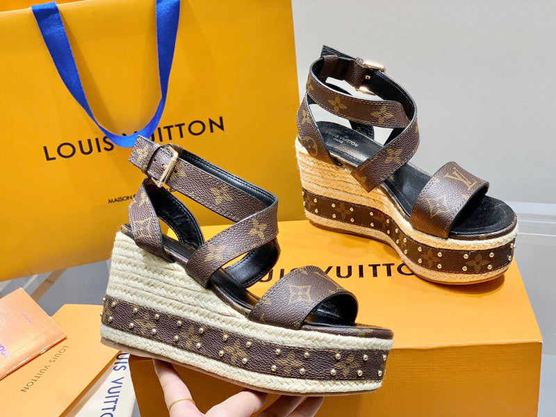 Louis Vuitton shoes Style 382 - logo and branding close-up
