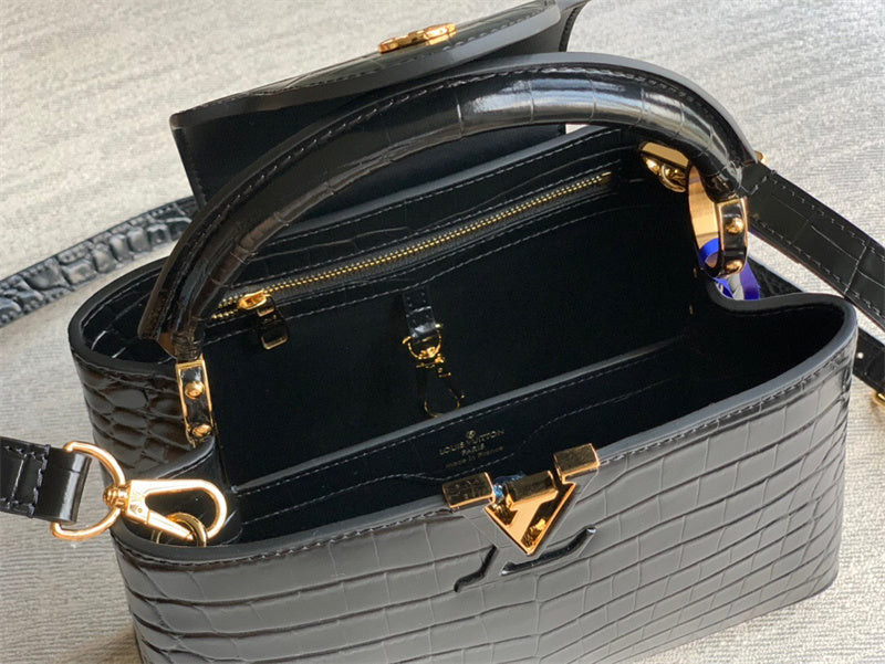  crossbody bag interior and compartment view 45