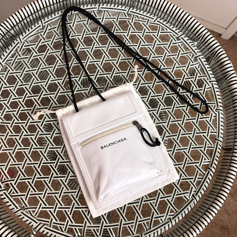 Front view of classic statement women's handbag – women's everyday handbag