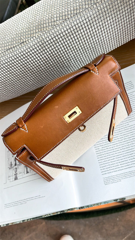  structured bag interior and compartment view