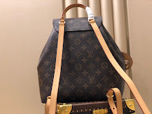 Luxury Iconic Crossbody Bag - Women's Elegant Designer Fashion - NM4989
