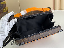 Premium Leather Crossbody Bag - Elegant Women's Designer Handbag - NM4500