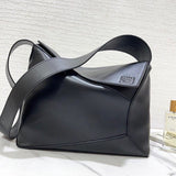 Ziva's Charm handbag – detail view (33.5cm*16.5cm*24cm)