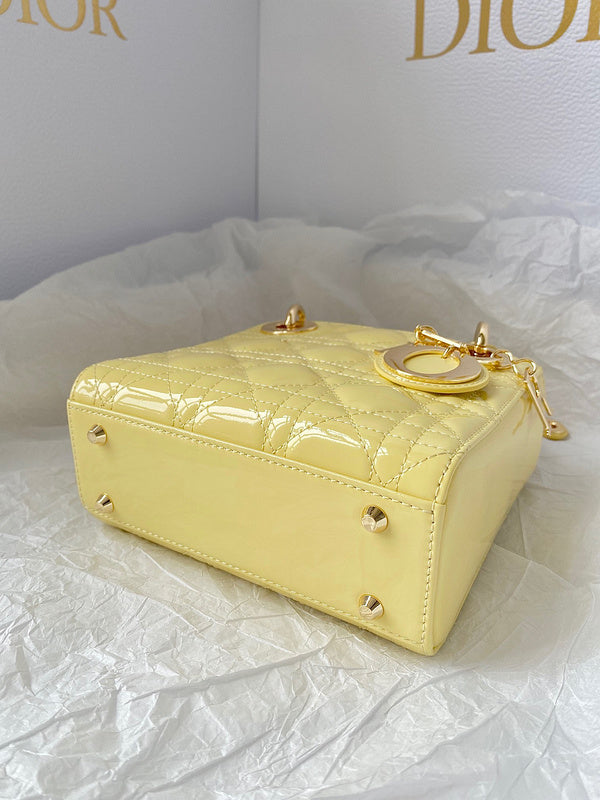 Close-up detail of structured signature women's handbag – women's designer-style accessory
