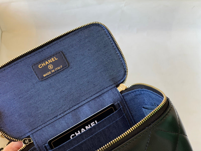  women's handbag, mid design, view 6