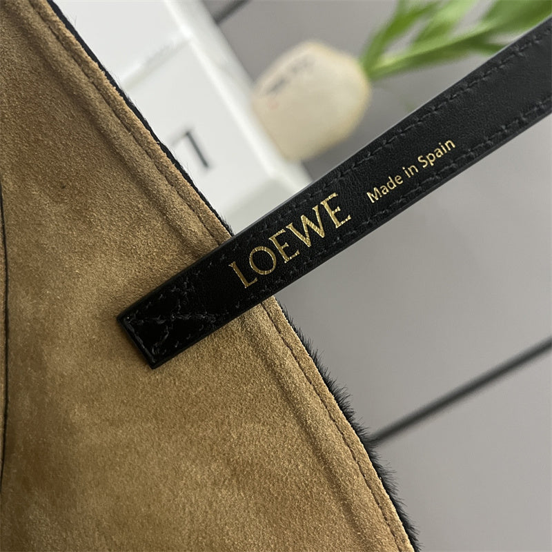 Ziva's Charm handbag – product shot (25.5cm*14.5cm*31.5cm)