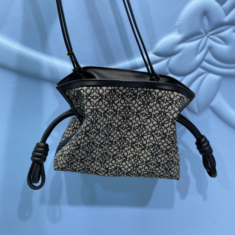Ziva's Charm handbag – interior view (18cm*23.9cm*9cm)