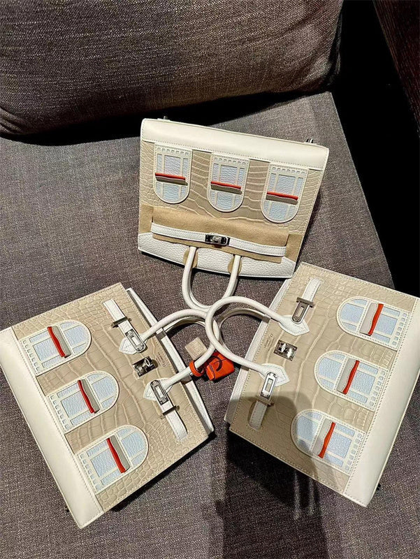  satchel close-up of hardware and finish