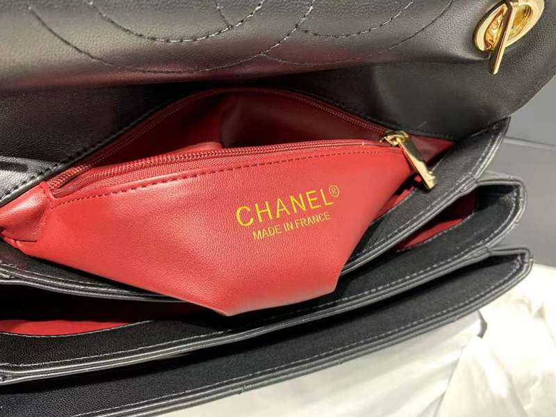 Zivas Charm Timeless Appeal Luxury Handbag (Structured Everyday Essential) – Lifestyle Shot