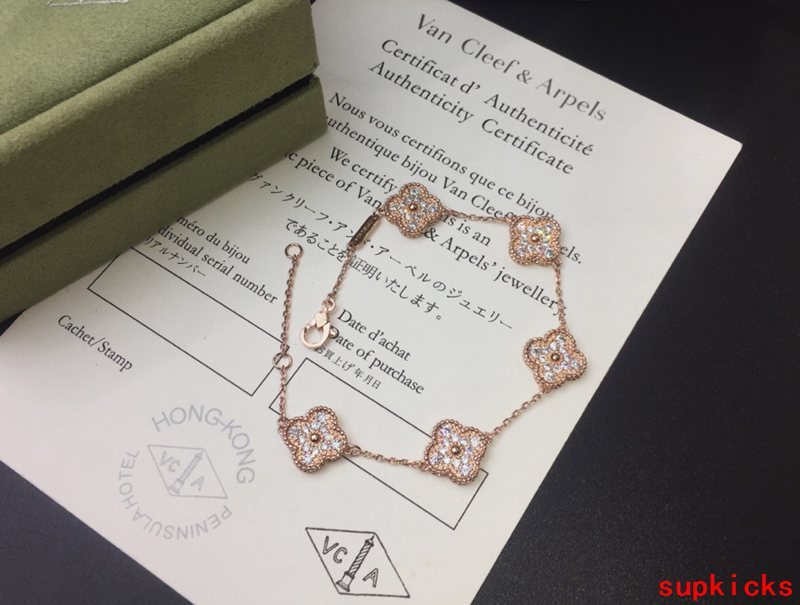 Close-up detail view of Van Cleef & Arpels unisex jewelry piece