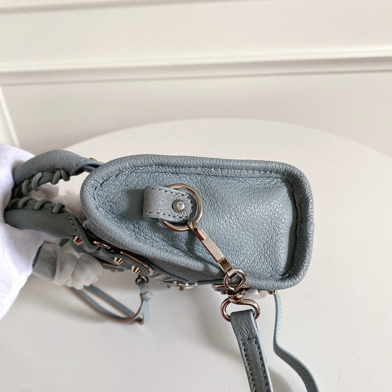 Zivas Charm Modern Minimalist Look Statement Handbag (Everyday Luxury Essential) – Interior View