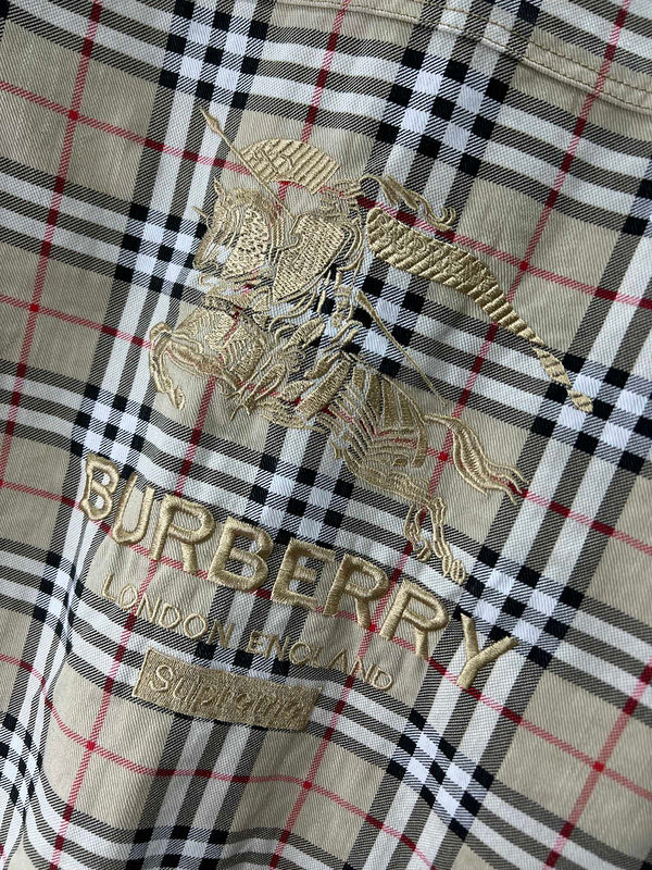 Back view of Burberry luxury piece style No.541