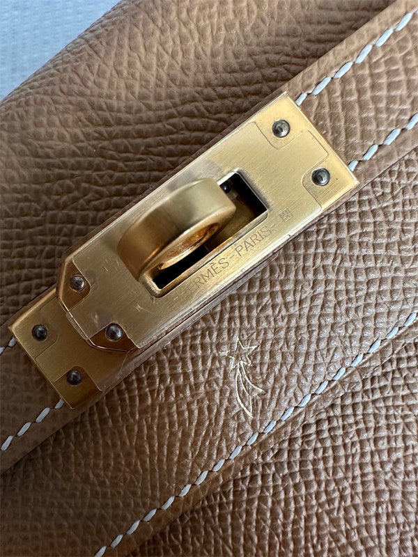  top-handle bag close-up of hardware and finish