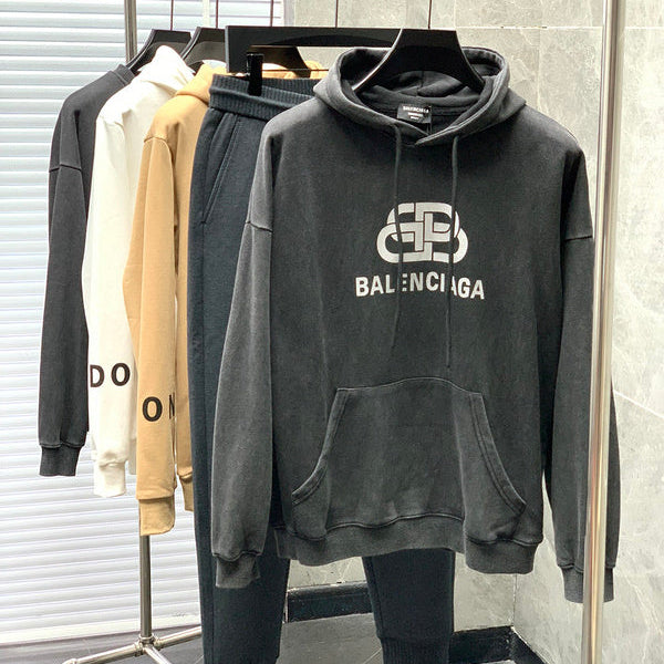 Side profile view of Balenciaga luxury piece style No.526