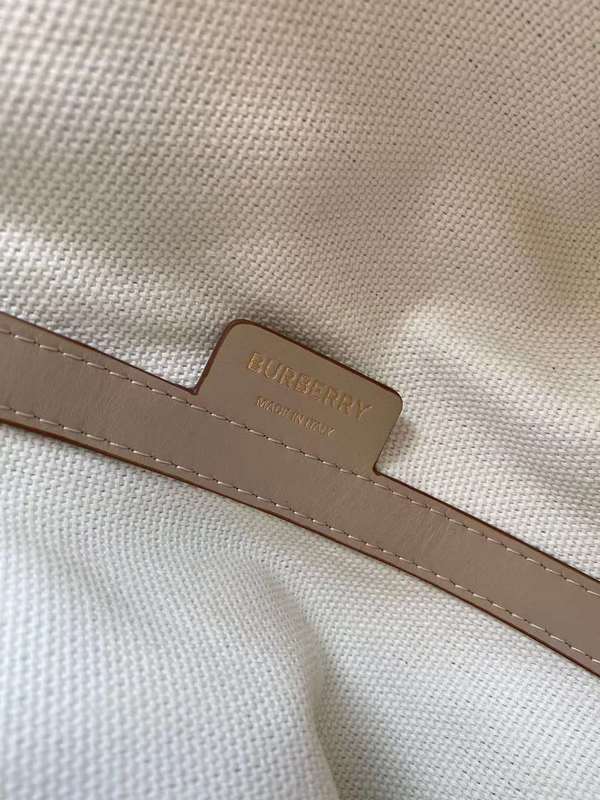 Ziva's Charm handbag – back view (one versatile size)