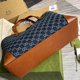 Handle and strap detail of classic refined women's handbag – women's everyday handbag