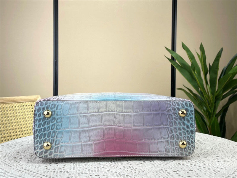  Elegant carryall bag carried on shoulder