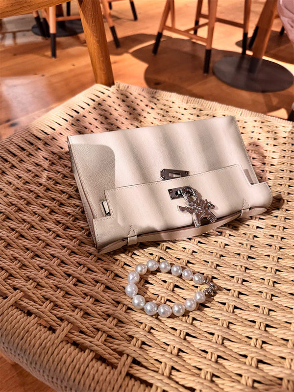  handbag interior and compartment view