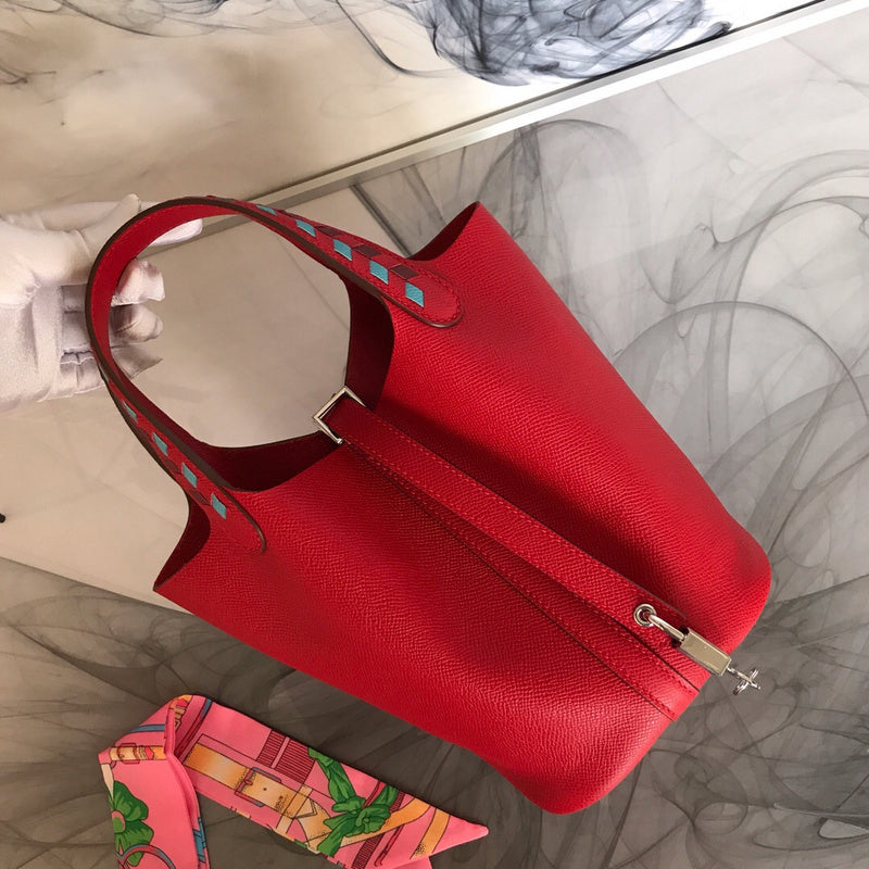 Timeless handbag styled for everyday wear