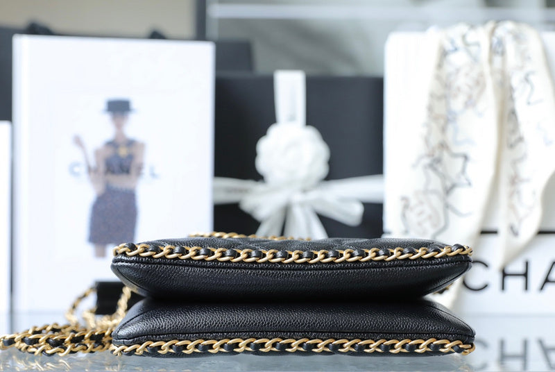Zivas Charm Modern Edge Designer Handbag (Polished Everyday Piece) – Detail View