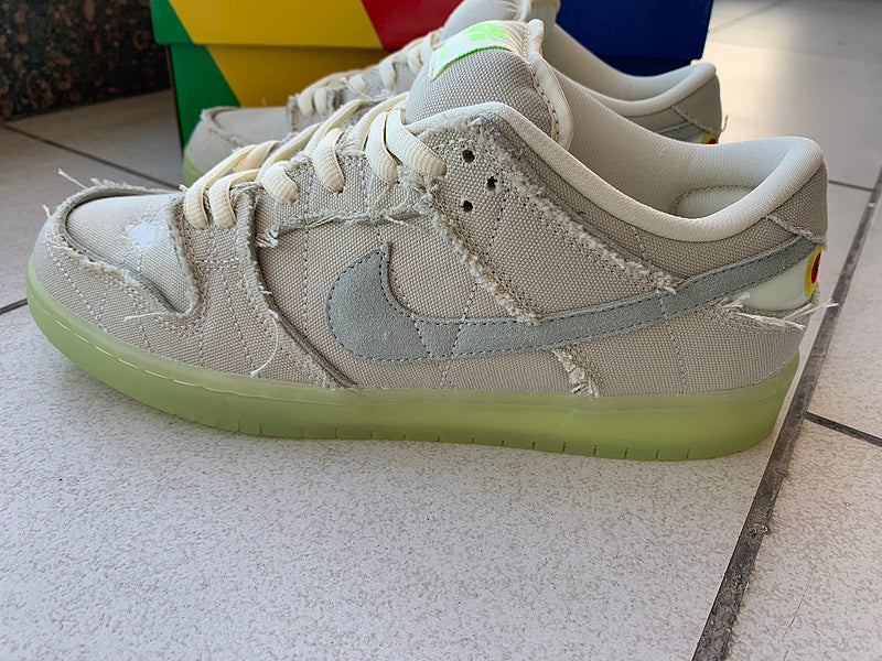 Nike Men's & Women's Luxury Lifestyle Trainers — Style 195 close-up view