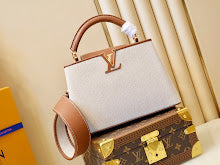 Designer Iconic Shoulder Bag - Luxury Women's Premium Fashion - NM4371