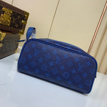 Premium Women's Crossbody Bag - Luxury Designer Fashion Accessory - NM4399