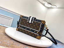 Chic Women's Designer Tote - Luxury Premium Handbag Style - NM4293