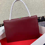 Styled lifestyle shot of chic everyday-luxe women's handbag – women's everyday handbag