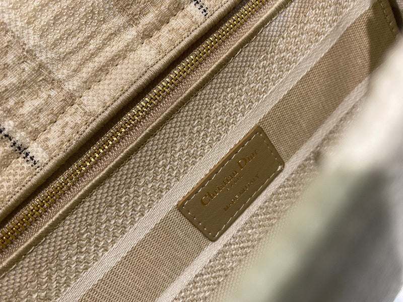 Front view of signature chic women's handbag – women's designer-style accessory
