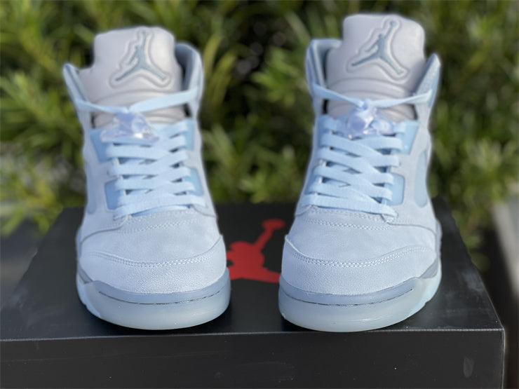 Nike Men's & Women's Iconic Street Trainers — Style 251 side view