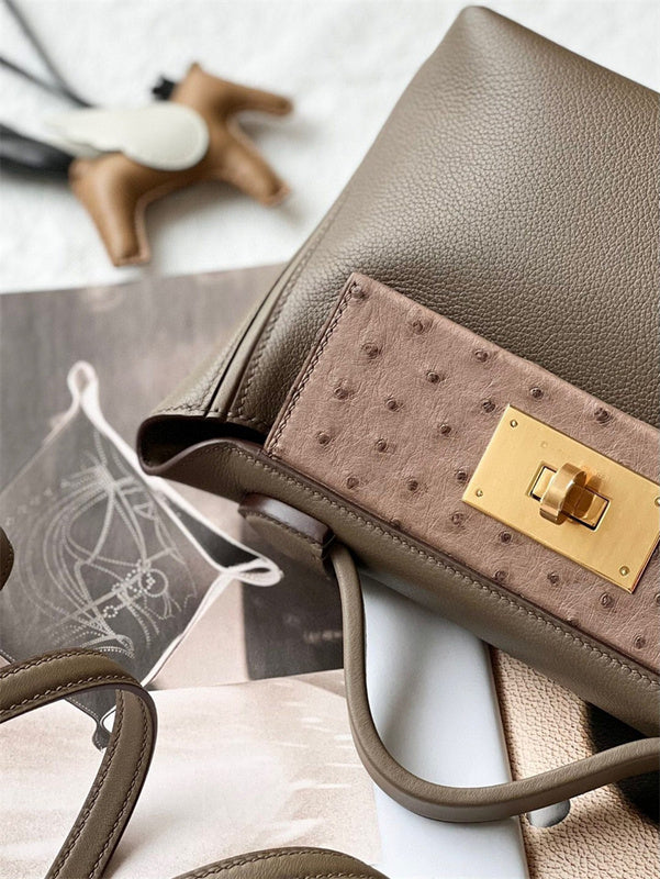  everyday bag interior and compartment view