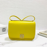 Ziva's Charm handbag – detail view (19cm*6cm*13.5cm)