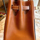  Classic shoulder bag carried on shoulder 10