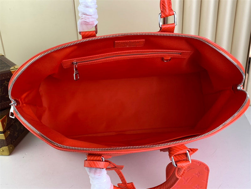  shoulder bag interior and compartment view 15