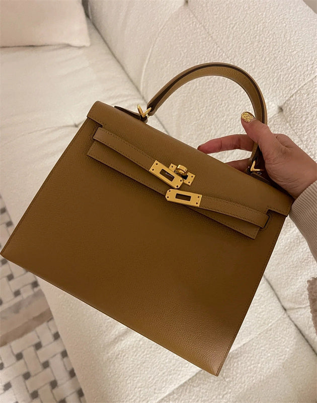Close-up detail of effortless bag design