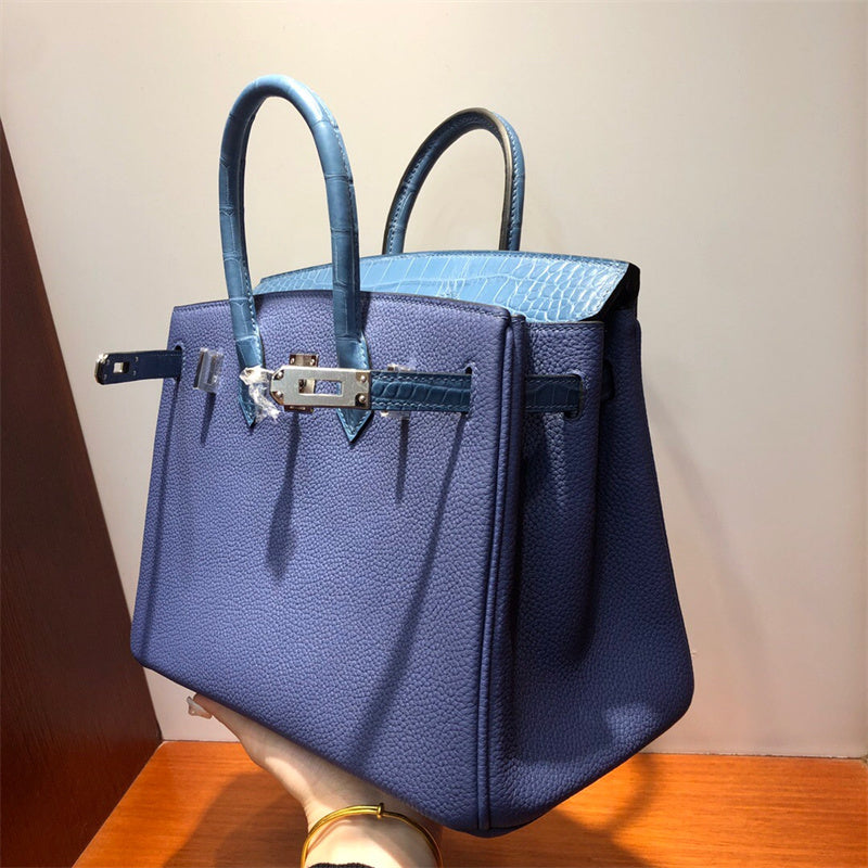  tote bag interior and compartment view 15